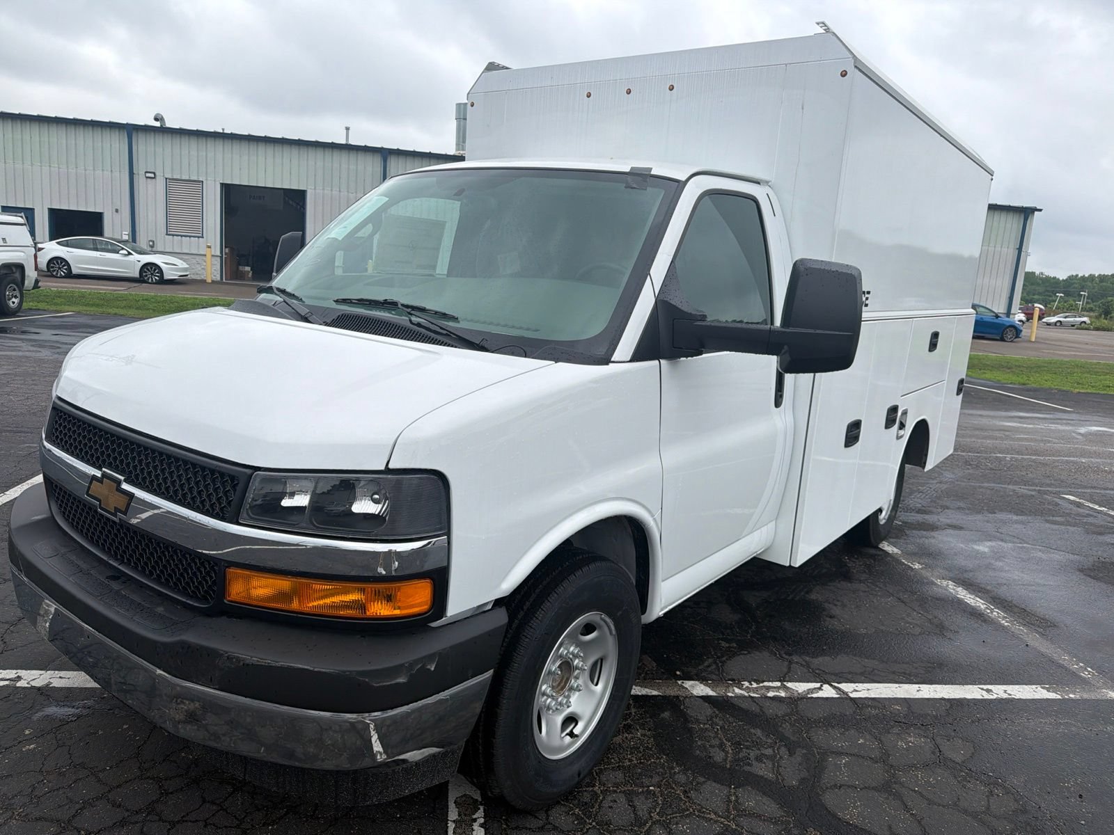 New 2026 Chevrolet Express 3500 w/ Power Convenience Package RWD image 9