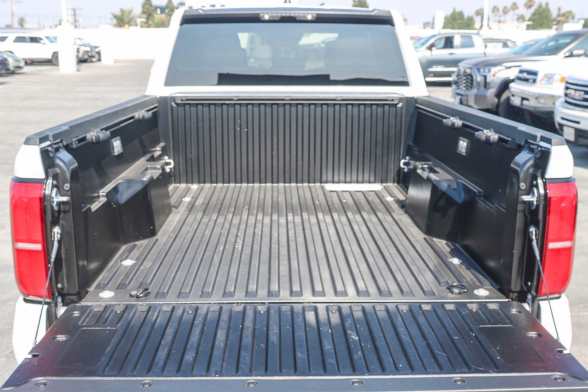 Certified 2025 Toyota Tacoma SR5 AWD/4WD image 26