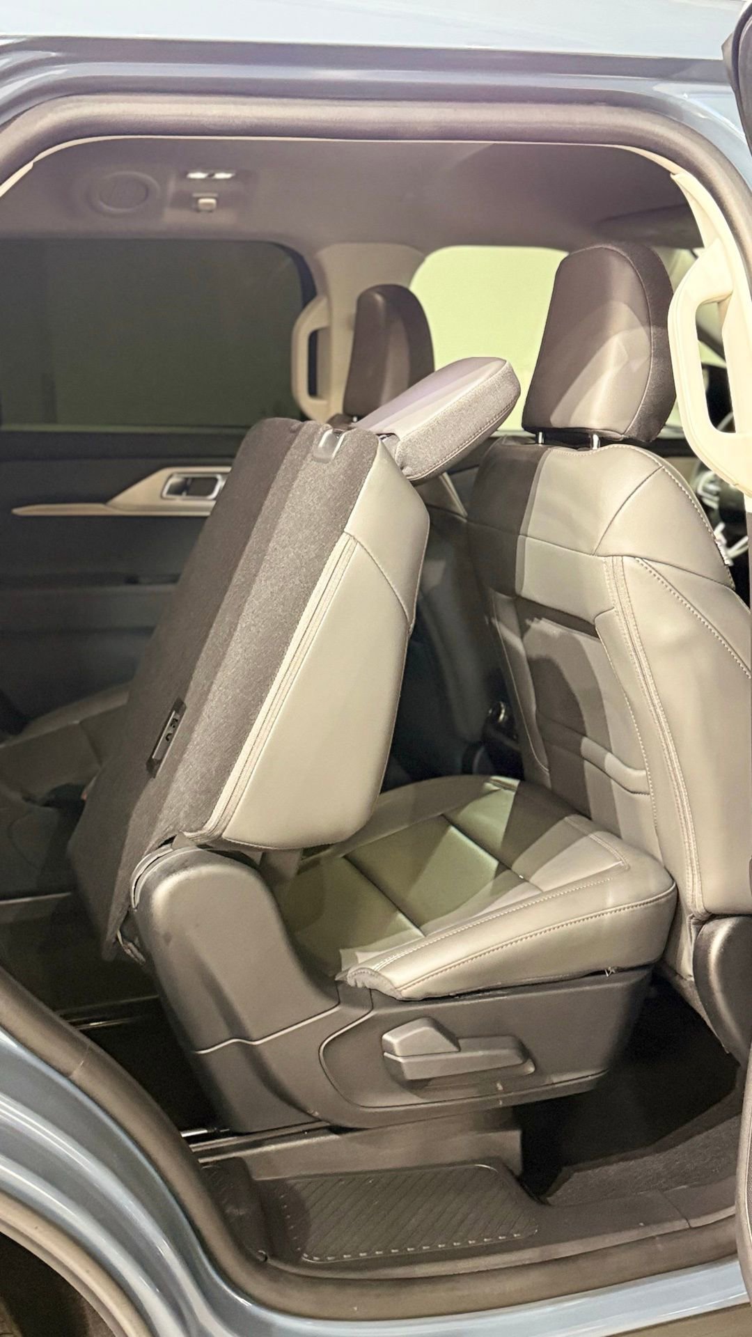 Used 2025 Ford Explorer Active w/ Active Comfort Package image 69