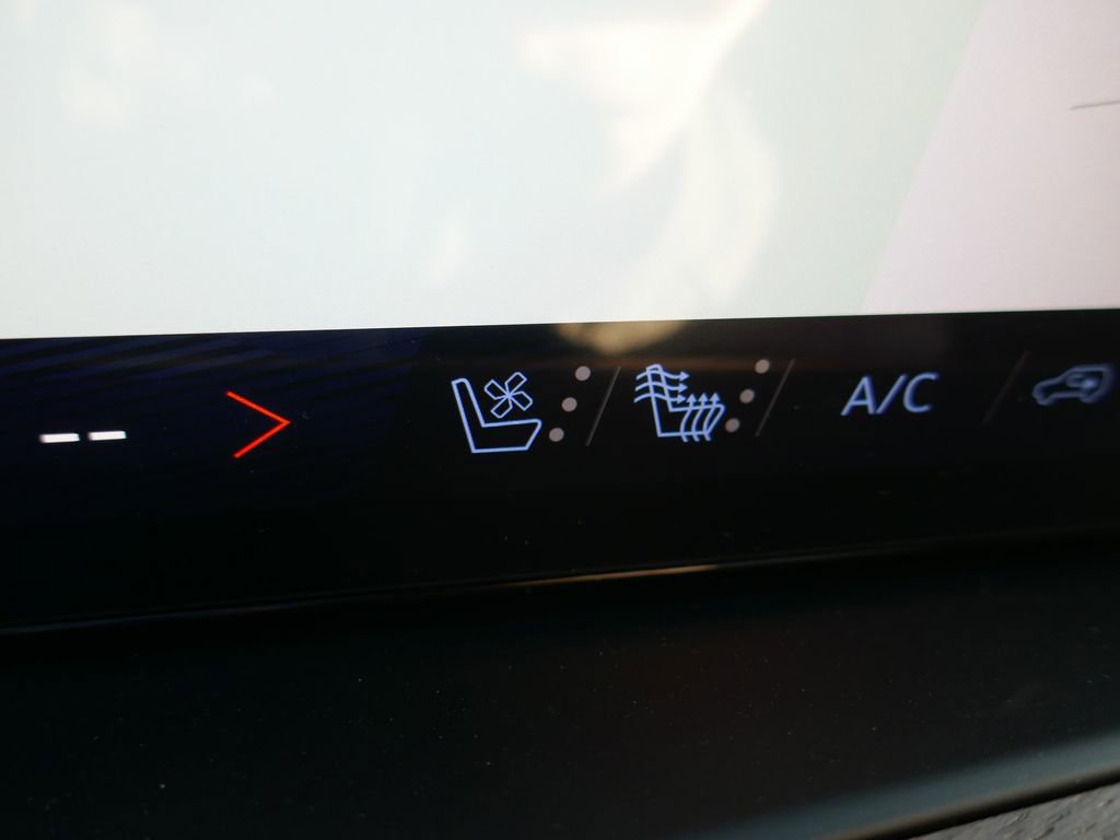 New 2026 Chevrolet Suburban High Country image 21