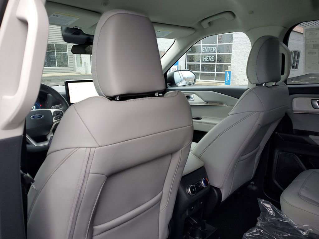 New 2026 Ford Explorer Active w/ Active Comfort Package image 30