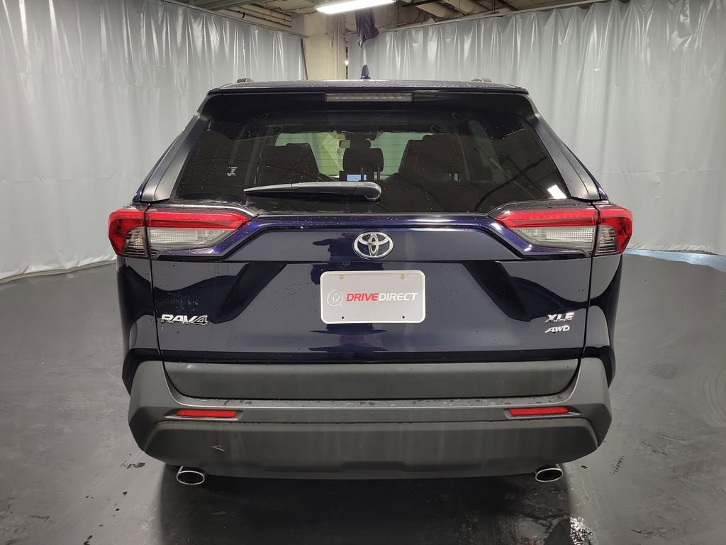 Used 2021 Toyota RAV4 XLE Premium image 7