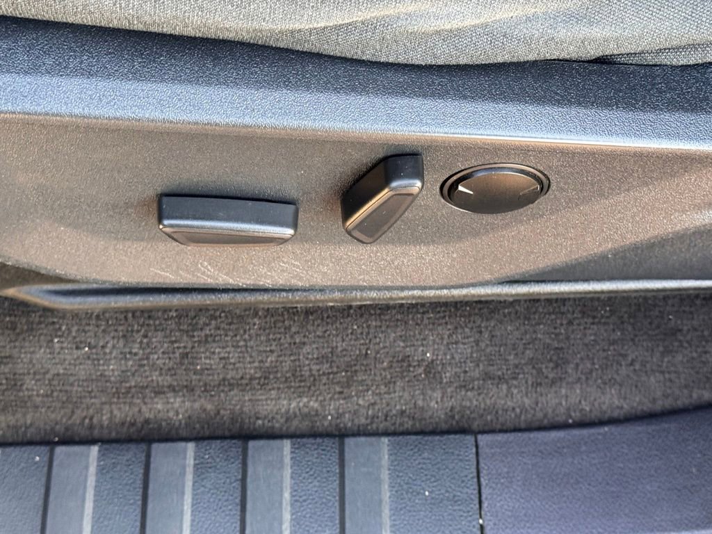 Certified 2022 Ford F150 XLT w/ Equipment Group 302A High image 18