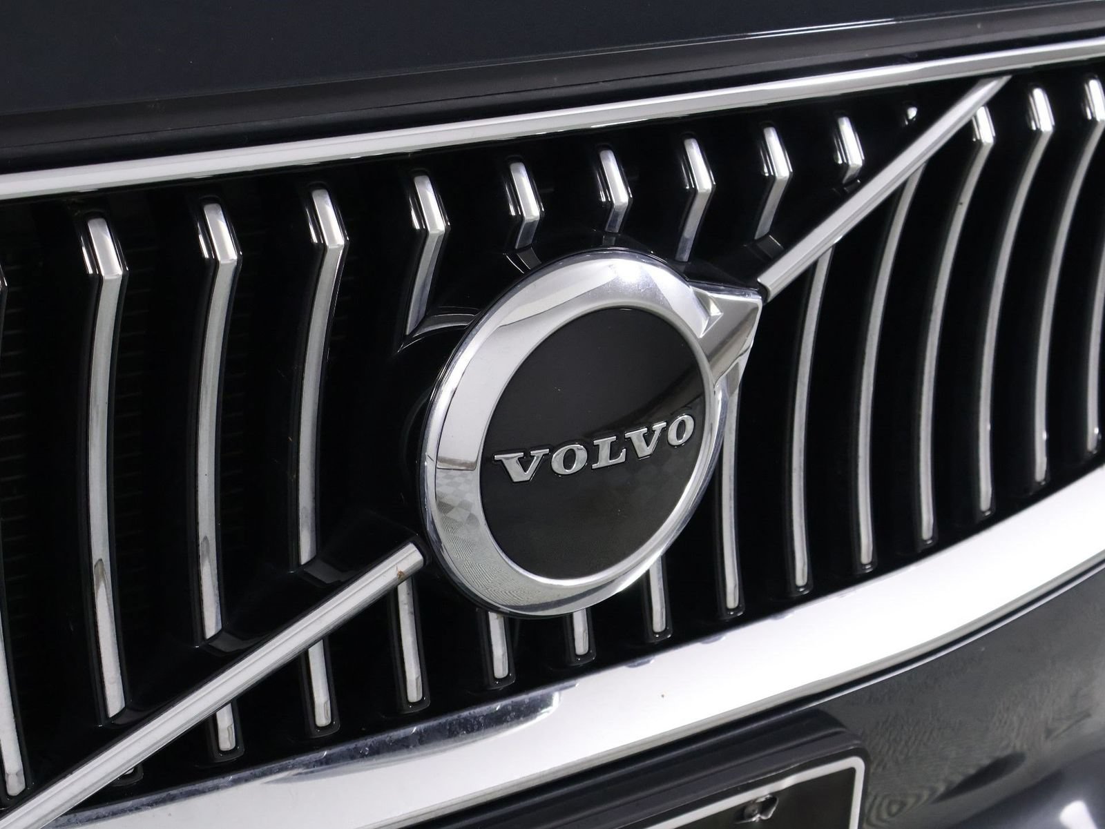 Used 2022 Volvo XC90 T5 Momentum w/ Protection Package Premier AWD/4WD image 27