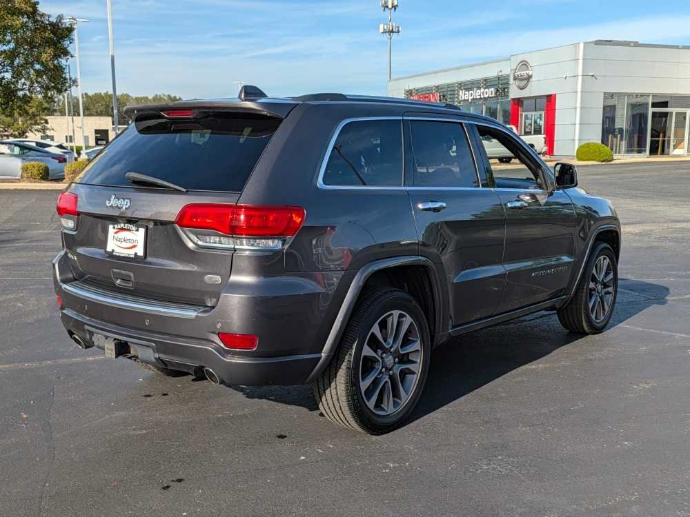 Used 2017 Jeep Grand Cherokee Overland AWD/4WD image 7