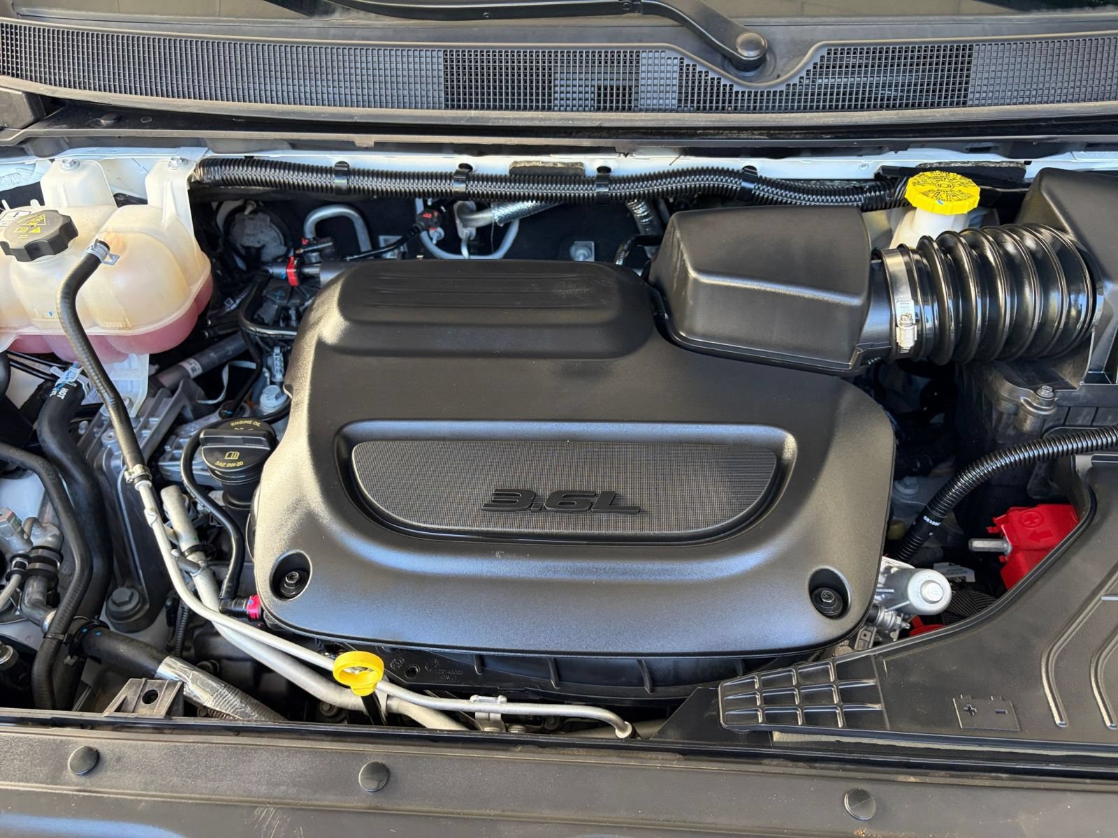 Used 2024 Chrysler Voyager LX FWD image 33