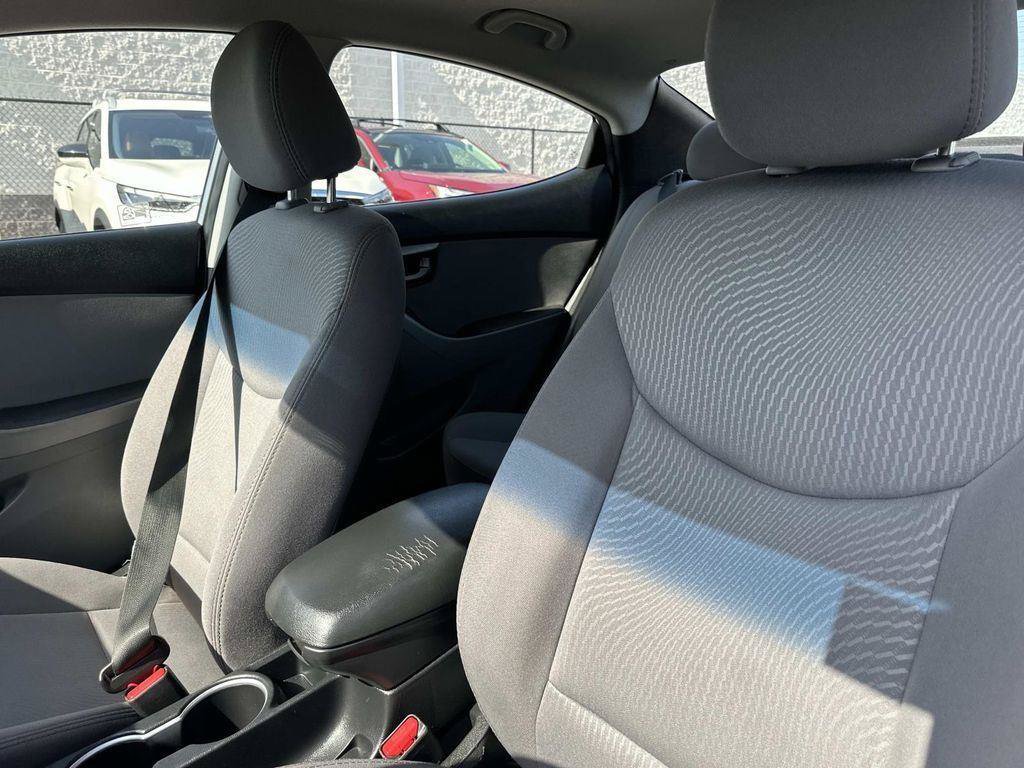 Used 2016 Hyundai Elantra SE w/ Option Group 02 FWD image 28