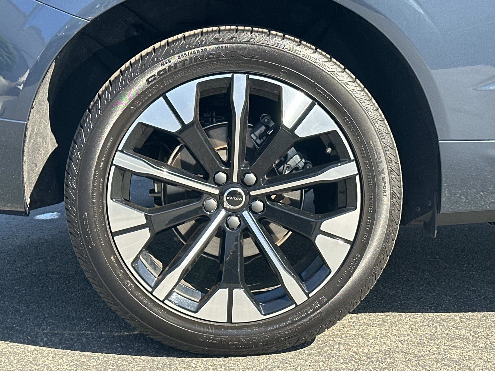 Certified 2026 Volvo XC60 B5 Plus w/ Protection Package Premier image 27