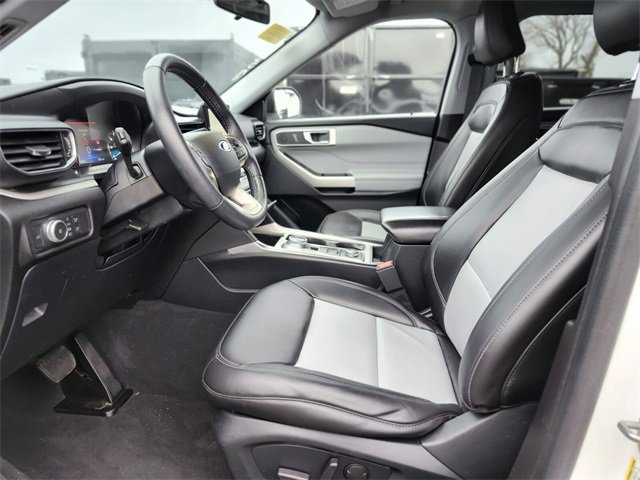 Certified 2022 Ford Explorer XLT w/ Equipment Group 202A image 19