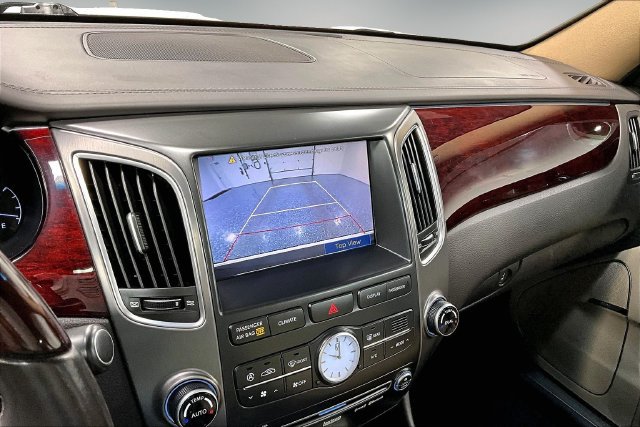 Used 2012 Hyundai Equus Signature RWD image 16