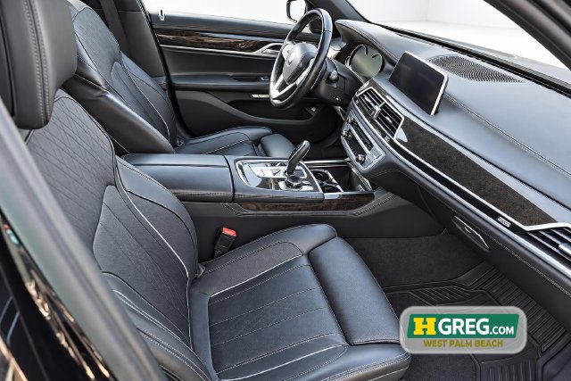 Used 2017 BMW 750i RWD image 11
