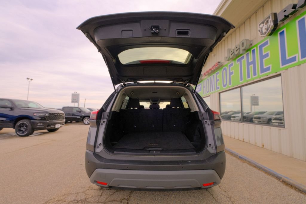 Used 2023 Nissan Rogue SV image 22