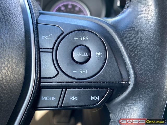 Used 2022 Toyota Venza LE image 18