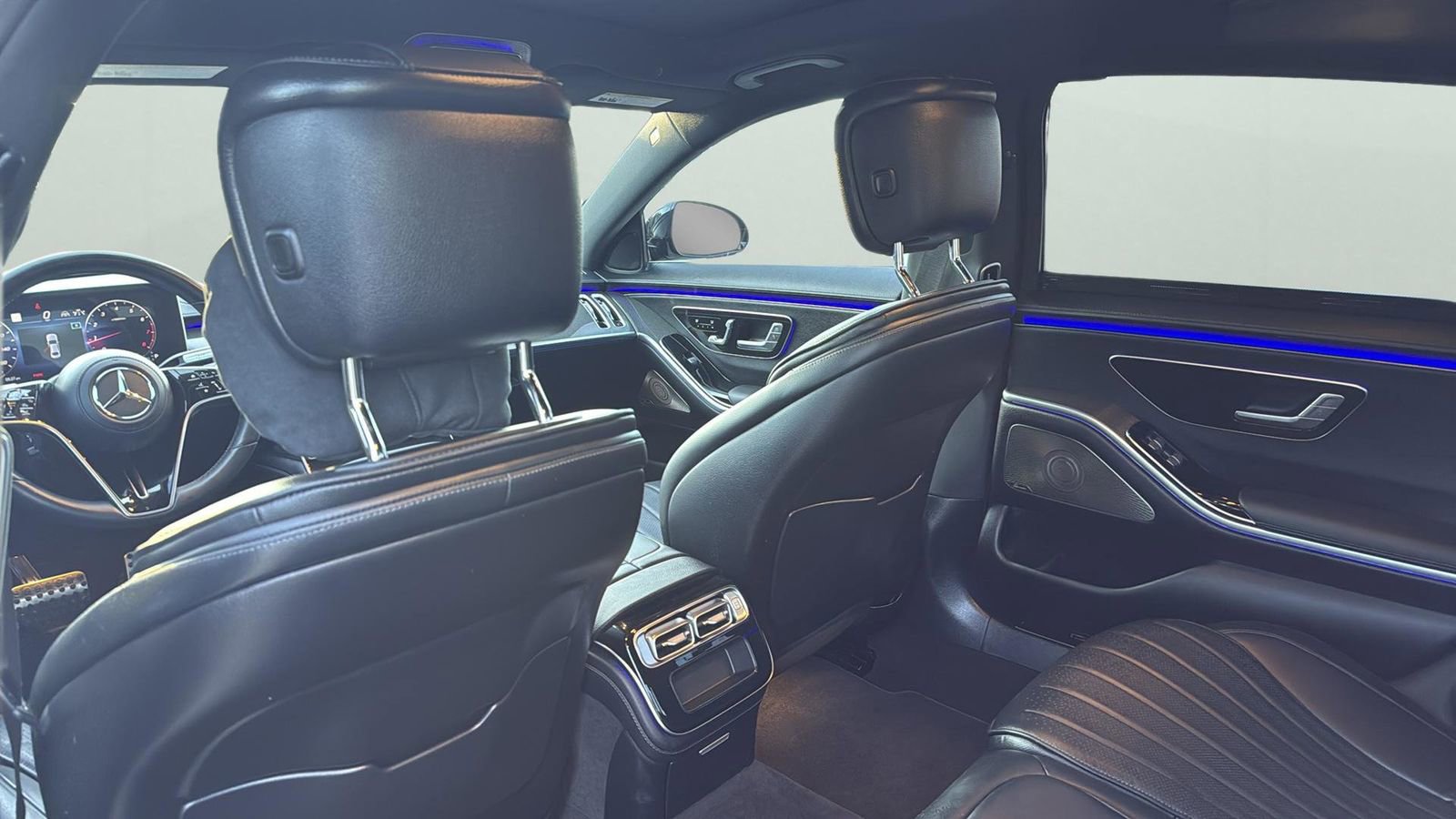 Used 2023 Mercedes-Benz S 500 4MATIC w/ AMG Line image 29