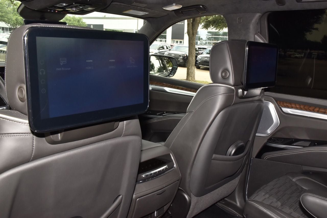 Used 2025 Cadillac Escalade ESV Premium Luxury Platinum AWD/4WD image 19