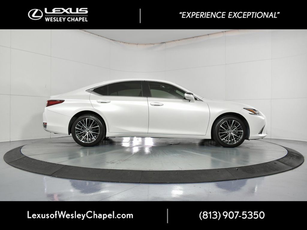 Used 2024 Lexus ES 250 250 w/ Premium Package image 4