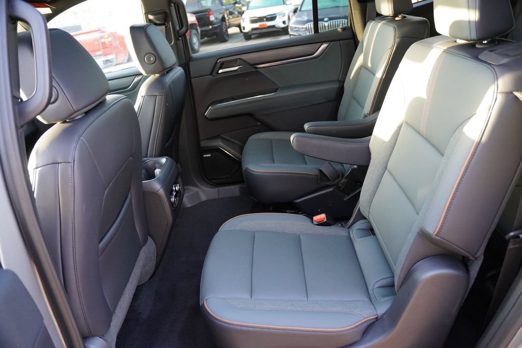 Certified 2026 GMC Acadia AT4 w/ Luxury Package AWD/4WD image 17