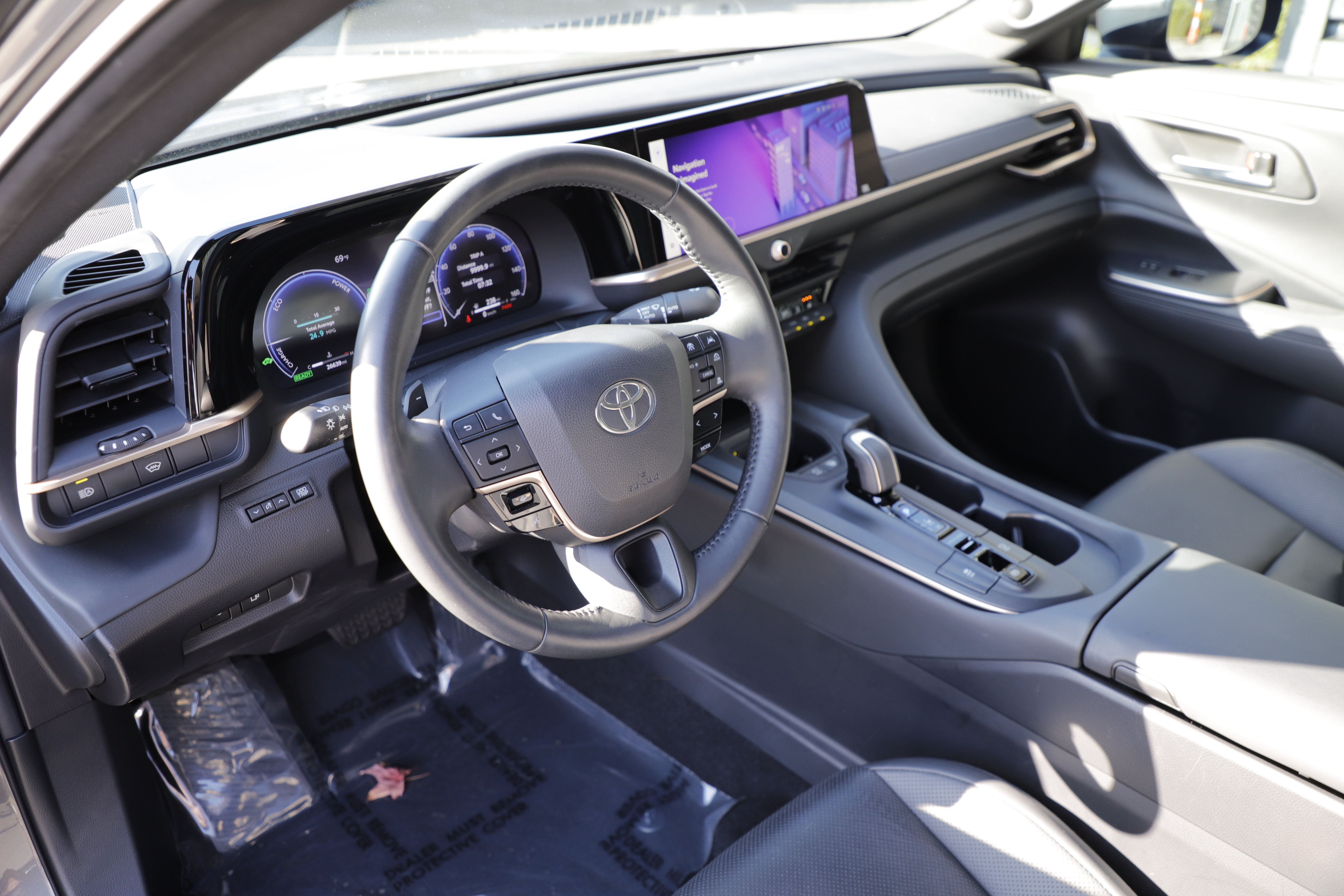 Used 2023 Toyota Crown Platinum AWD/4WD image 17