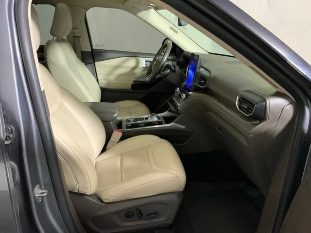 Used 2021 Ford Explorer Platinum w/ Equipment Group 601A AWD/4WD image 32