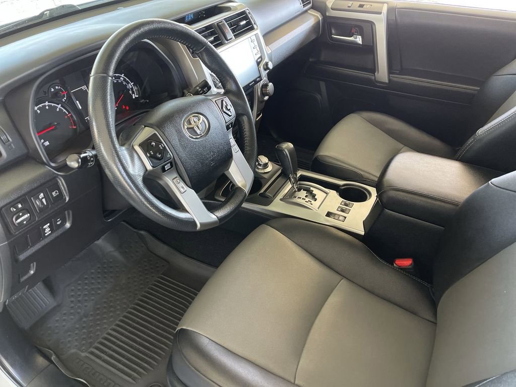 Used 2022 Toyota 4Runner SR5 Premium w/ Moonroof Package AWD/4WD image 10