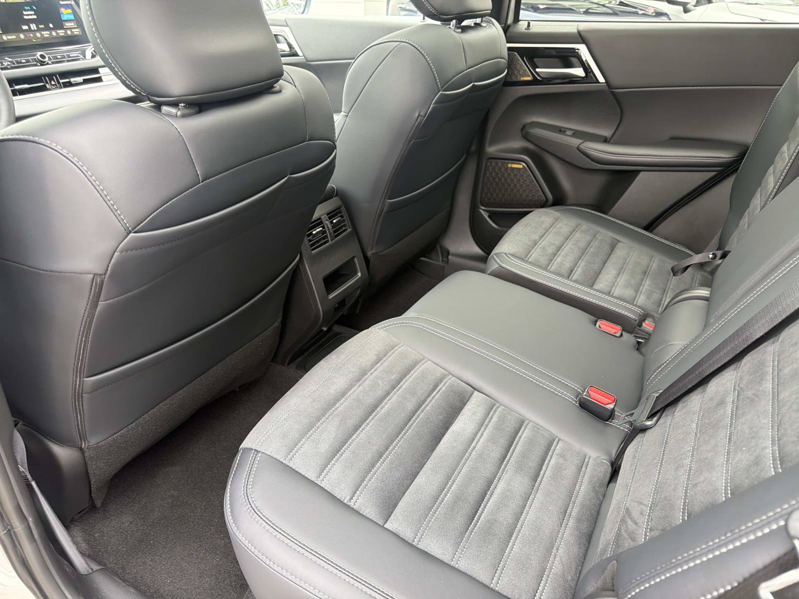 New 2026 Mitsubishi Outlander SE AWD/4WD image 11