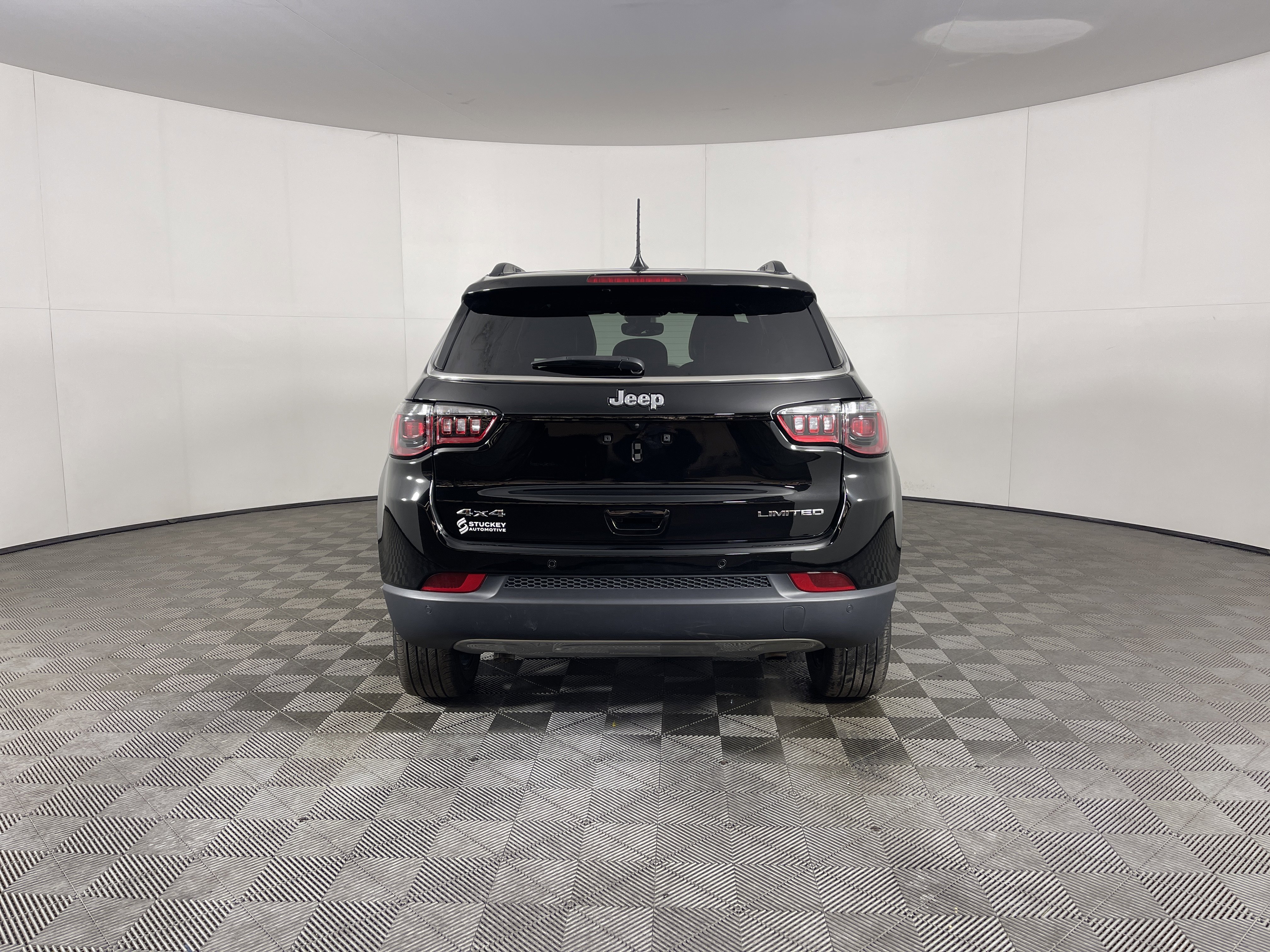 Used 2024 Jeep Compass Limited image 4