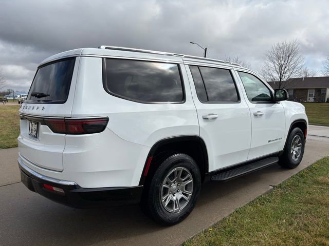 Used 2024 Jeep Wagoneer 4WD w/ Convenience Group I image 4