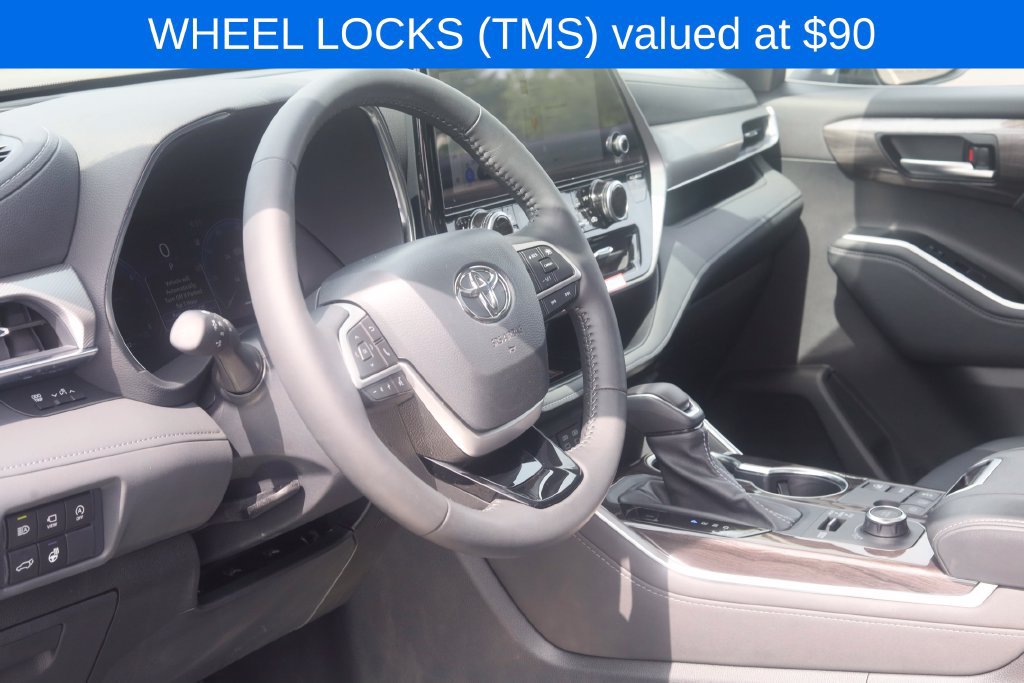 Used 2026 Toyota Highlander Platinum AWD/4WD image 8