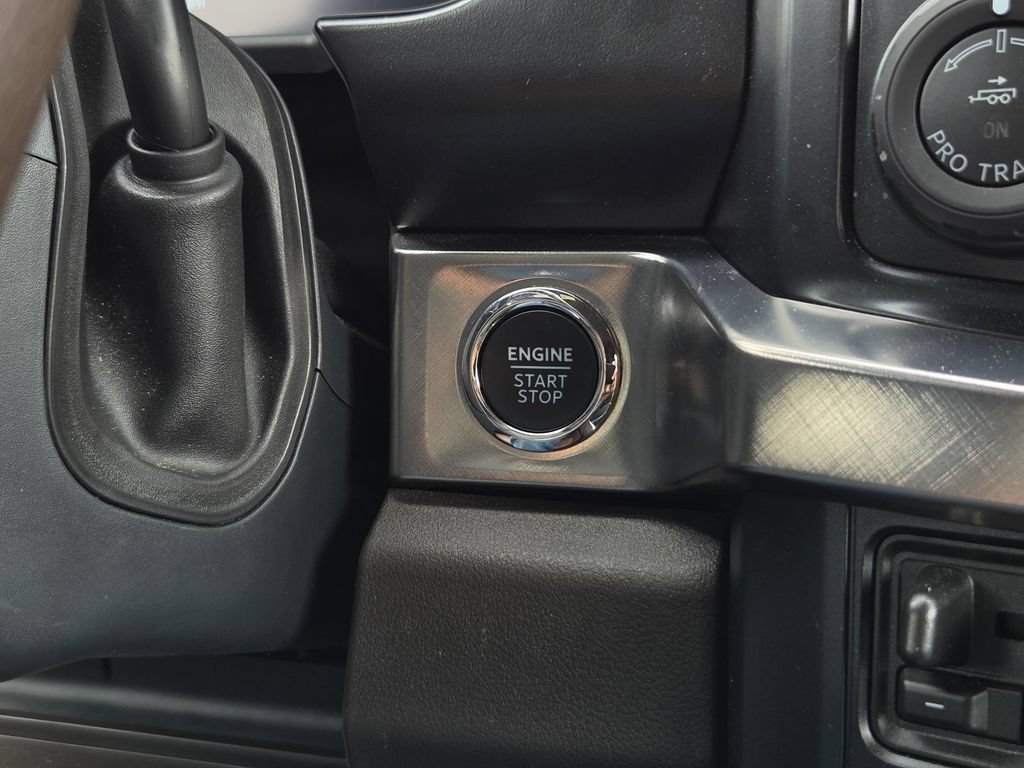 Used 2025 Ford F250 King Ranch AWD/4WD image 28