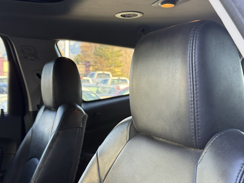 Used 2012 Chevrolet Traverse LT image 28