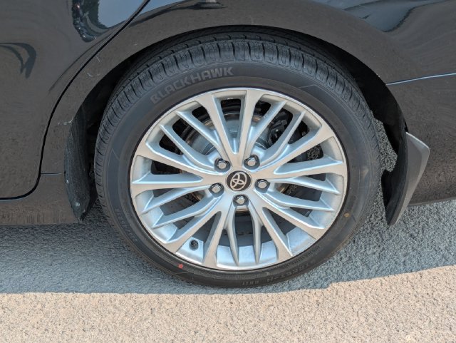 Used 2020 Toyota Camry XLE FWD image 24