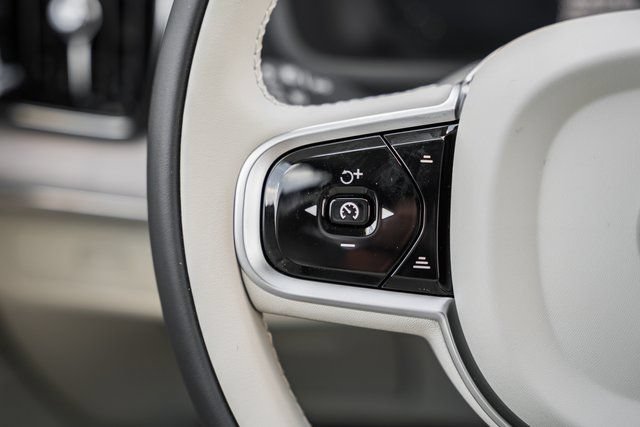 Used 2026 Volvo XC90 B6 Ultra w/ Protection Package AWD/4WD image 25