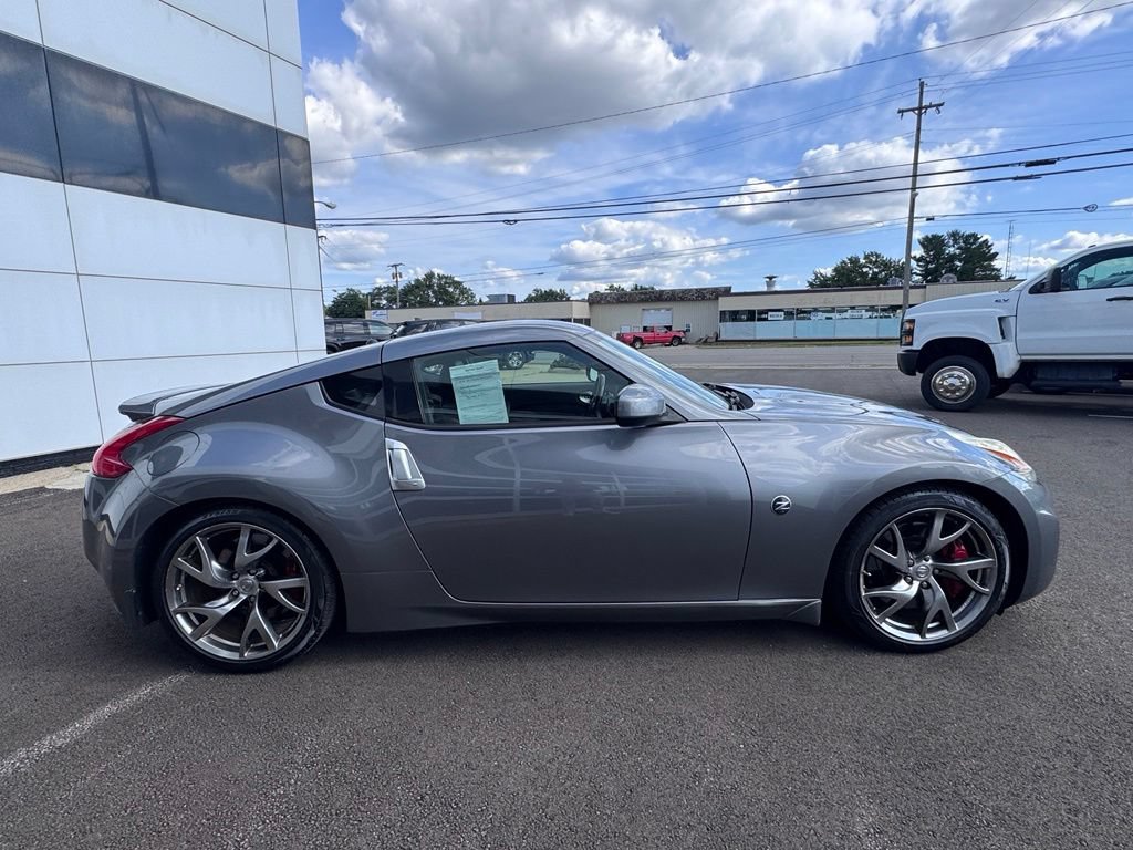 Used 2014 Nissan 370Z Touring w/ Sport Package RWD image 9