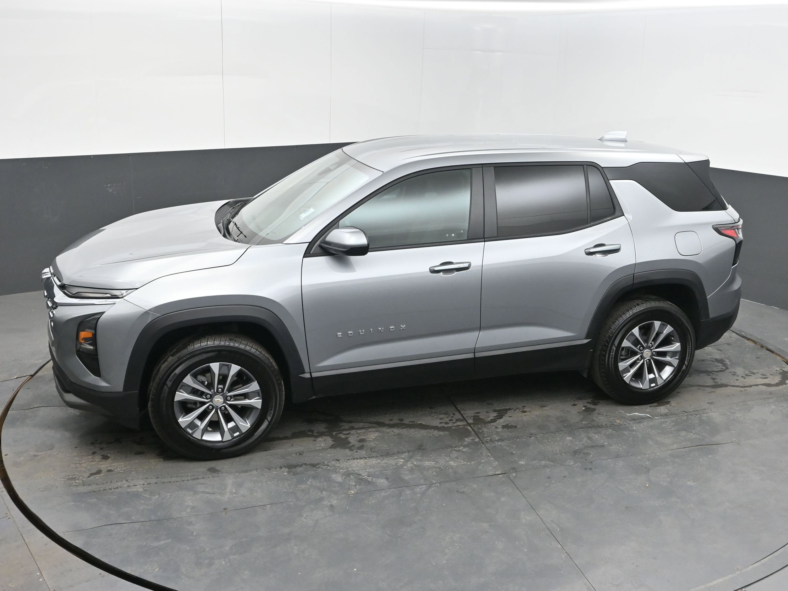 Used 2025 Chevrolet Equinox LT image 31