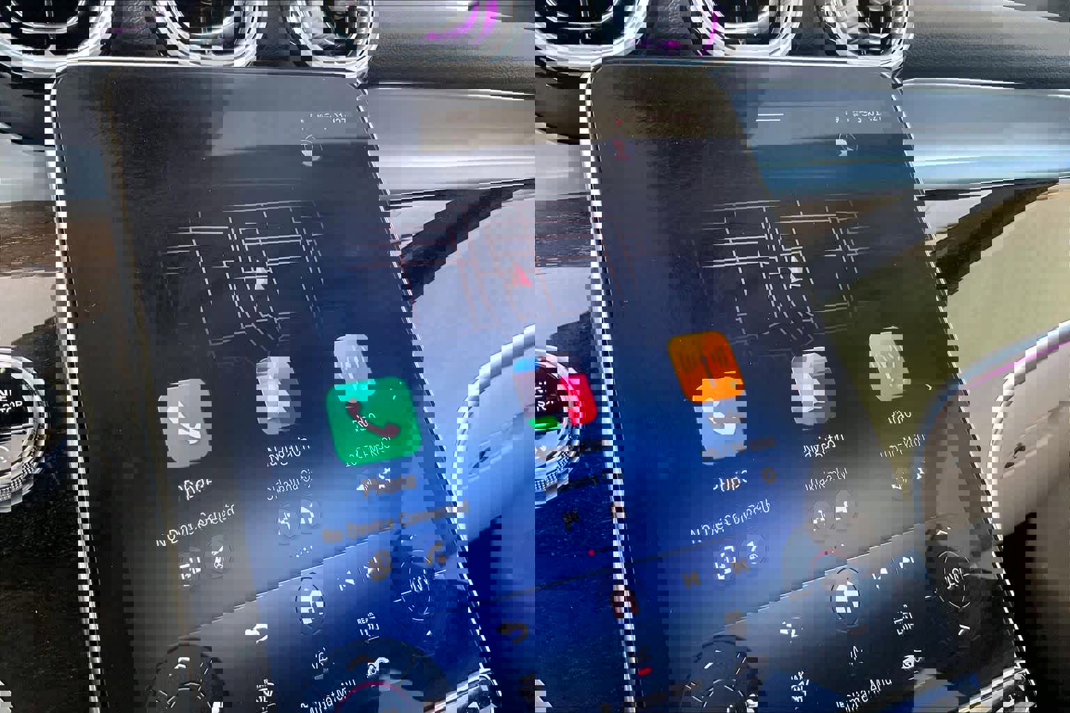 Used 2025 Mercedes-Benz GLC 300 4MATIC image 33