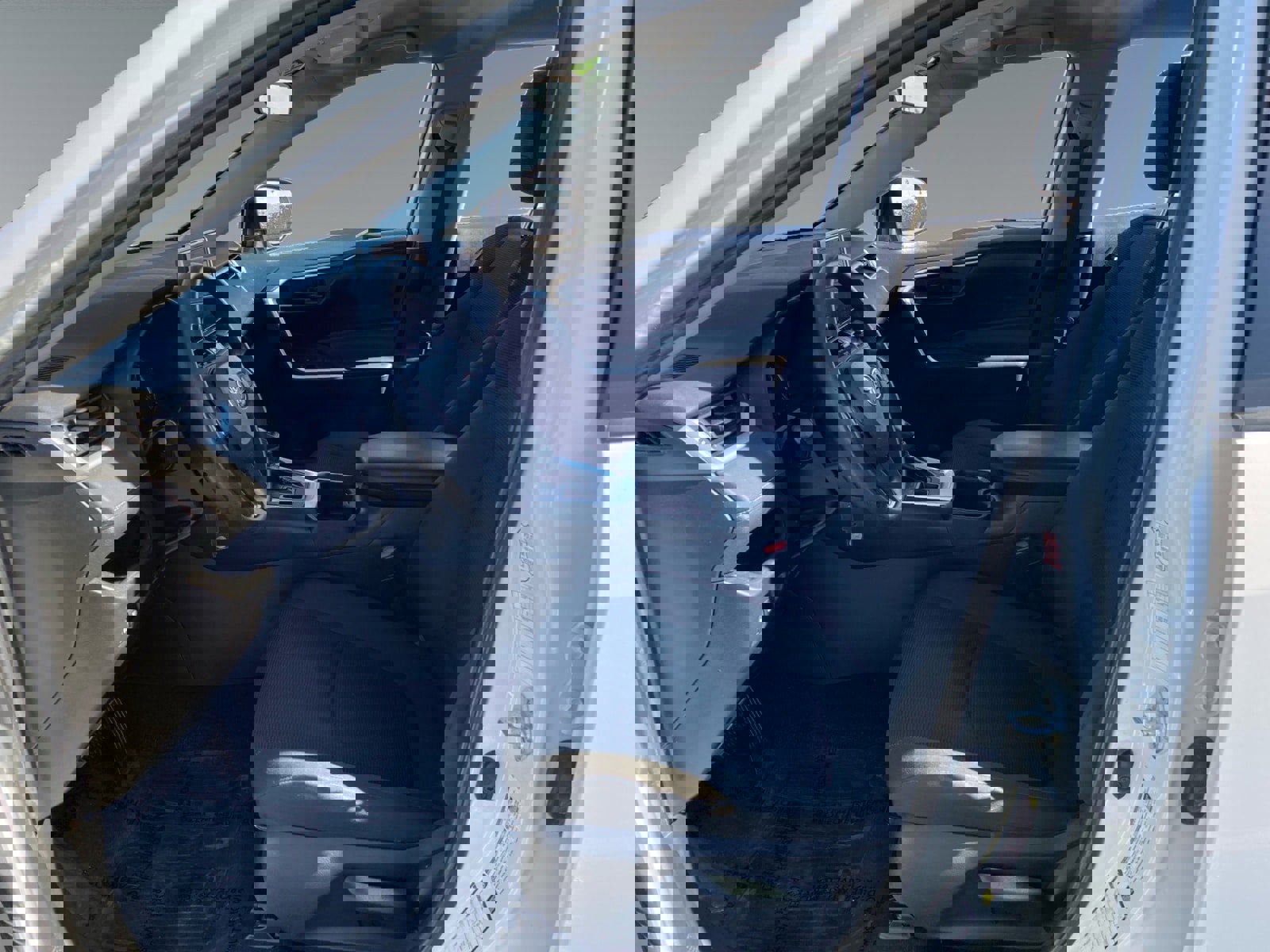 Used 2024 Toyota RAV4 LE image 9