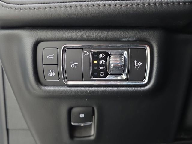 Certified 2022 Lincoln Nautilus Reserve w/ Equipment Group 201A image 22