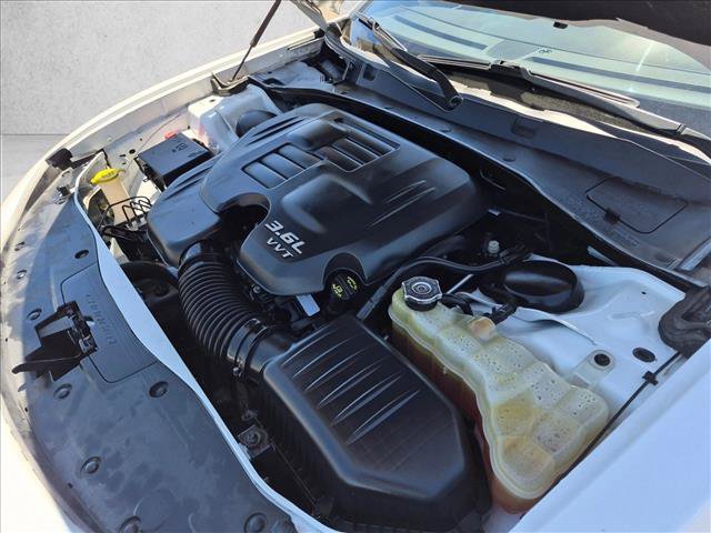Used 2018 Dodge Charger SXT RWD image 27