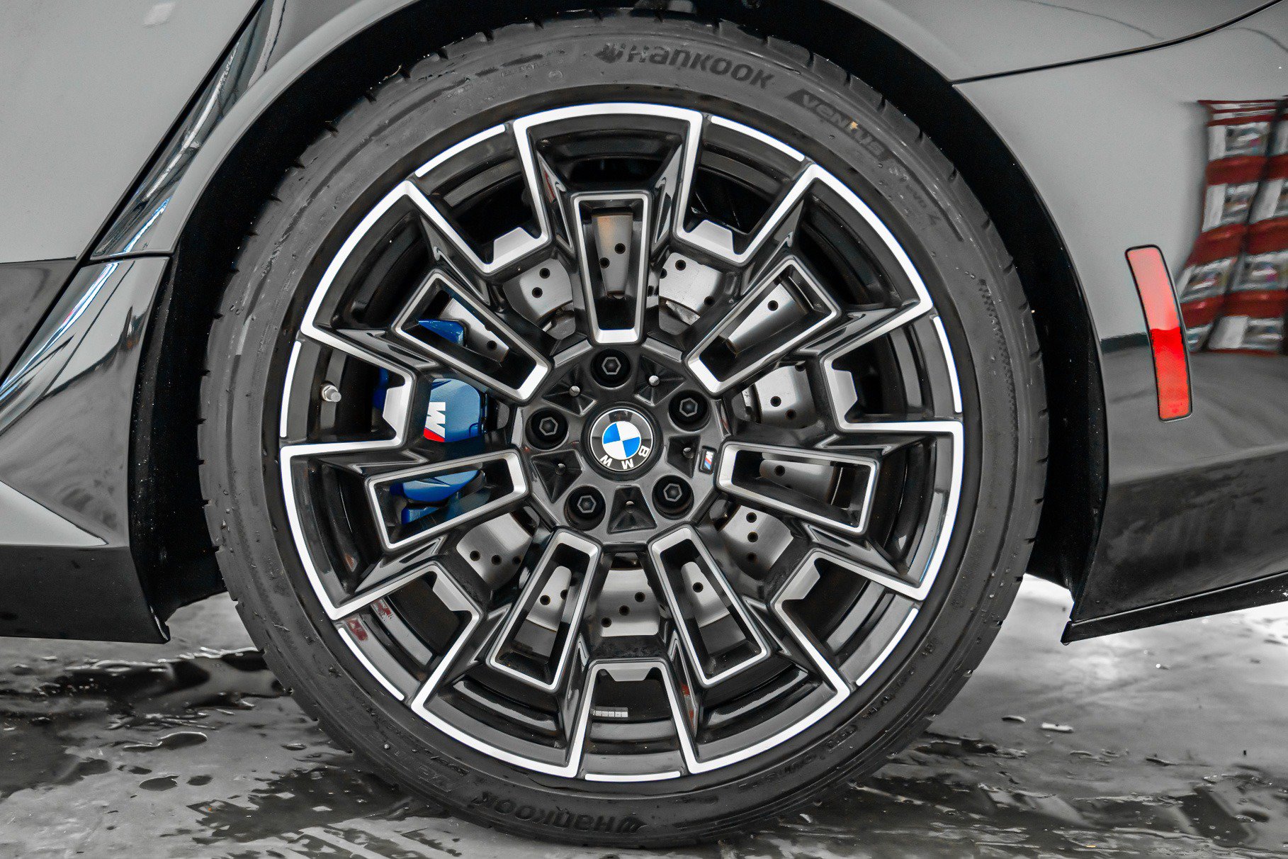 Used 2025 BMW M5 Touring w/ M Driver's Package AWD/4WD image 10