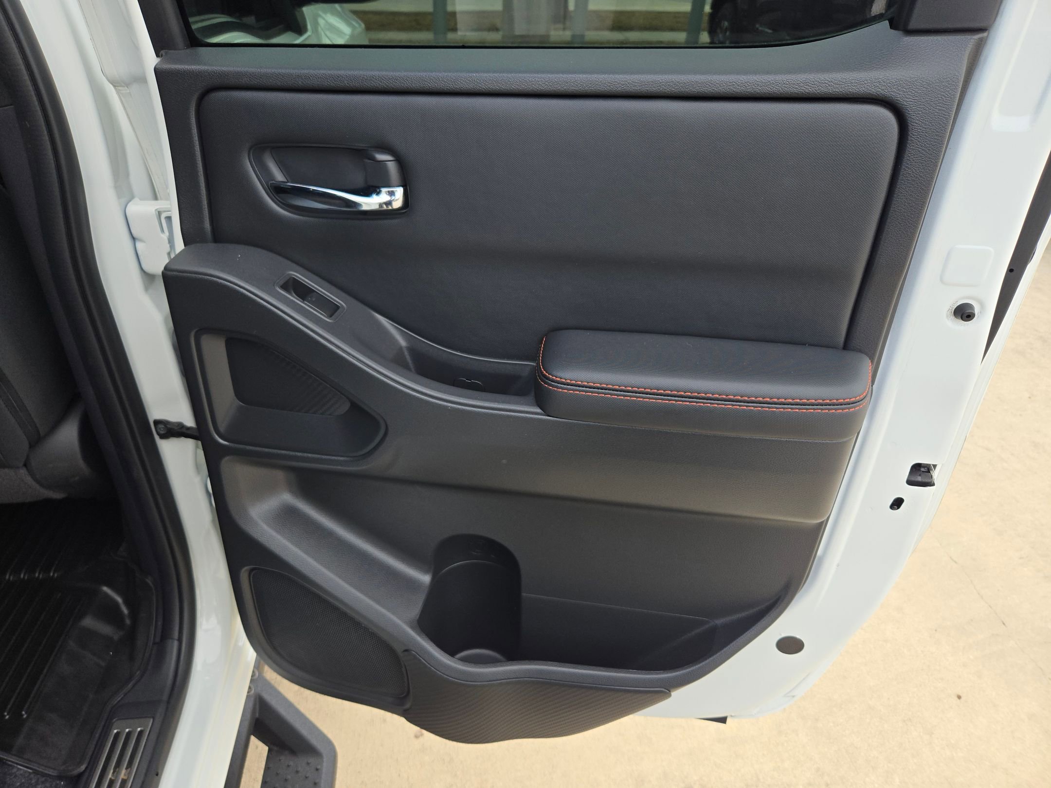 Used 2023 Nissan Frontier PRO-4X w/ Technology Package AWD/4WD image 25