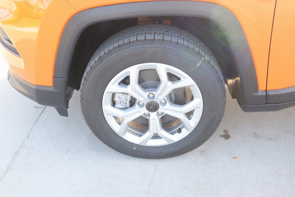 New 2026 Jeep Compass Latitude image 17