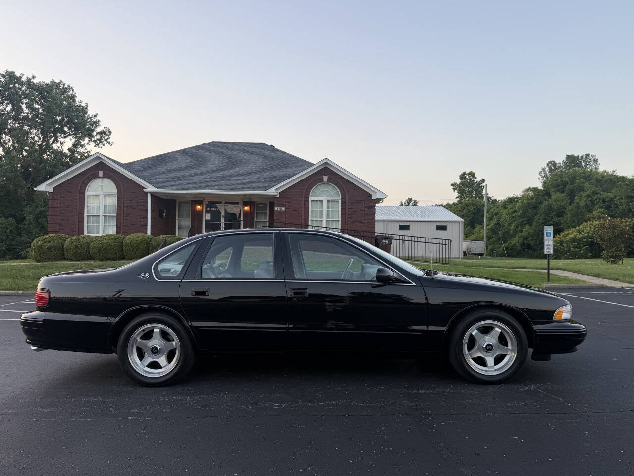 Used 1996 Chevrolet Impala SS RWD image 7