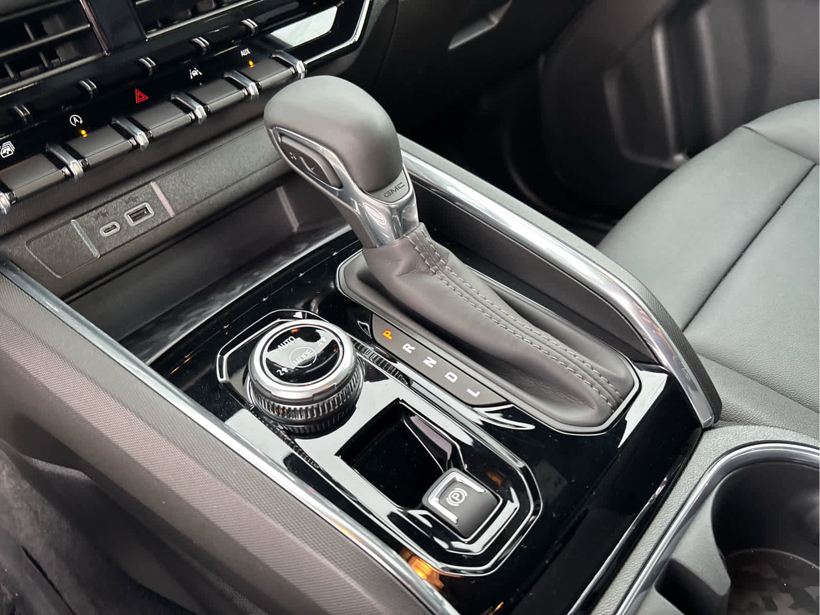 Certified 2026 GMC Canyon Elevation w/ Convenience Package image 18