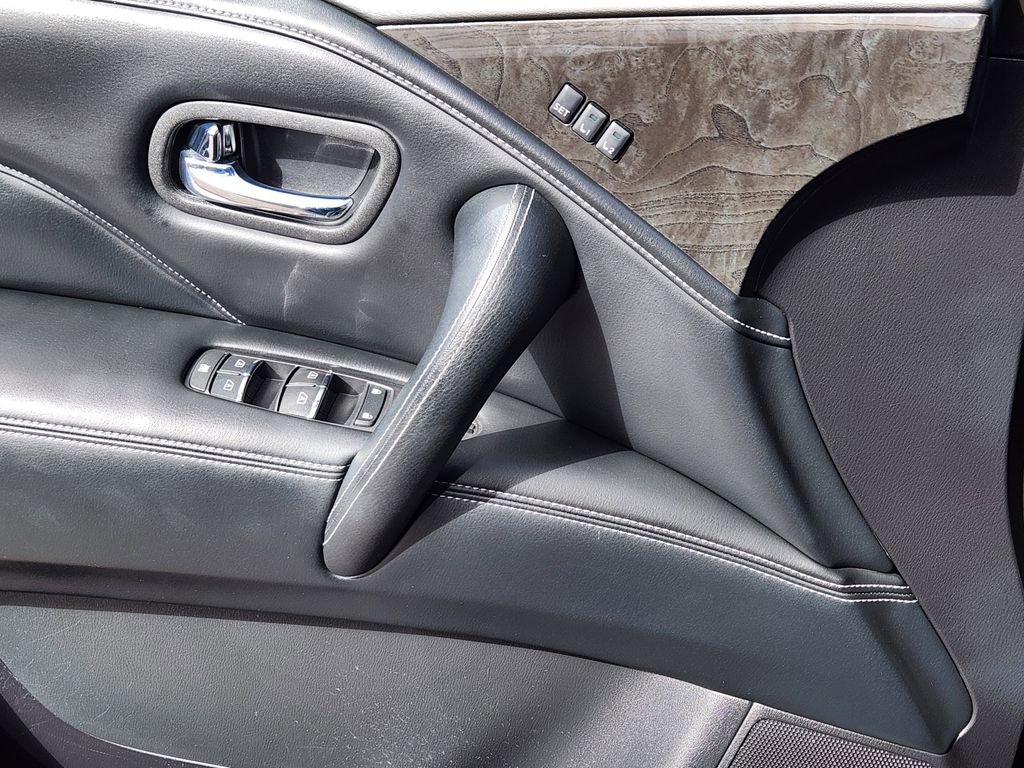 Used 2022 INFINITI QX80 Luxe w/ Cargo Package image 12