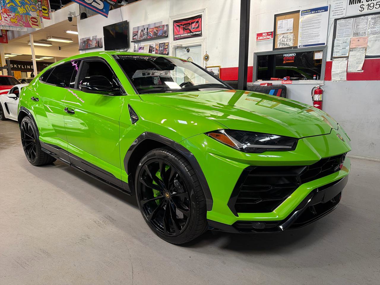 Used 2022 Lamborghini Urus AWD/4WD image 3