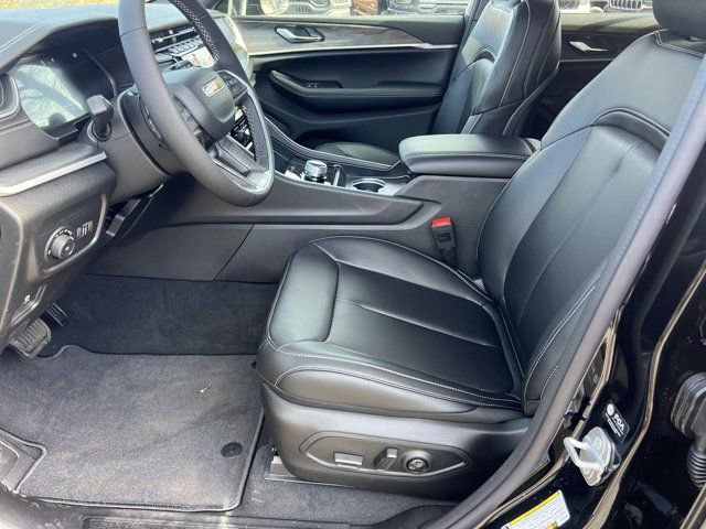 New 2025 Jeep Grand Cherokee Limited image 9