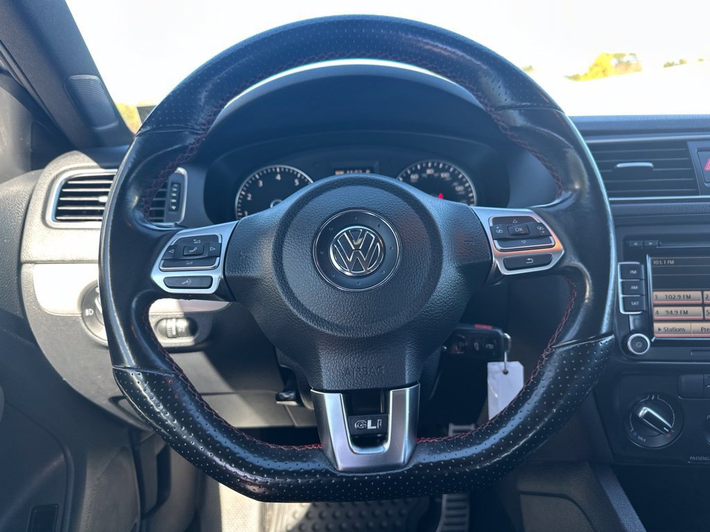 Used 2012 Volkswagen Jetta GLI FWD image 17