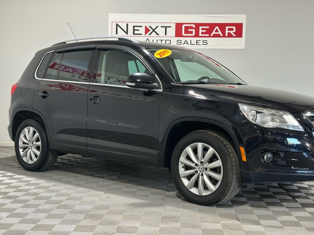 Used 2011 Volkswagen Tiguan S image 2