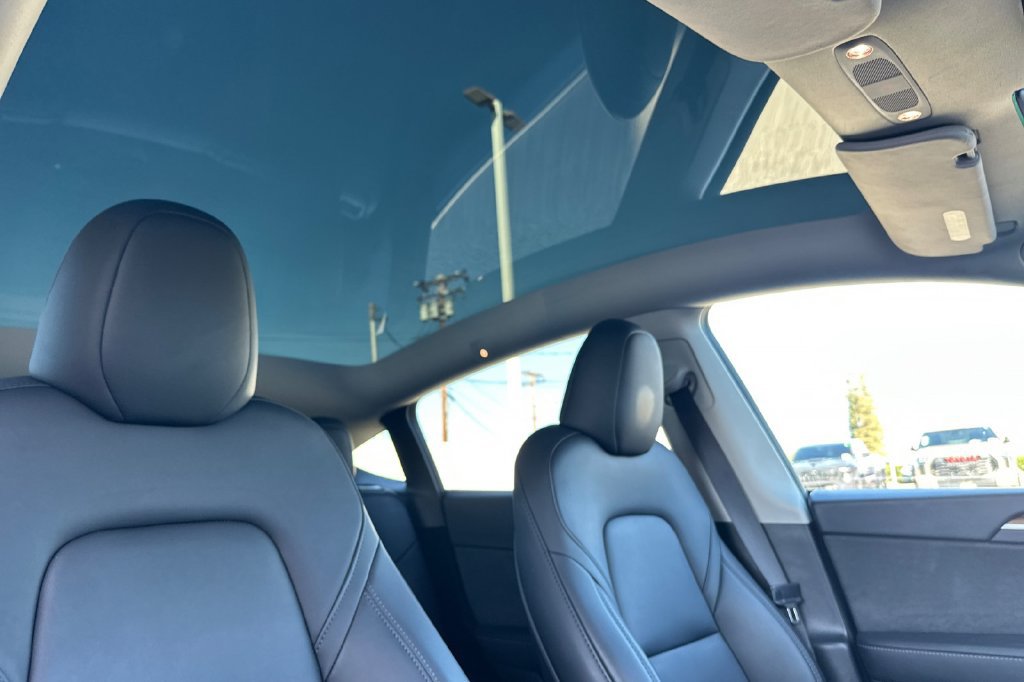 Used 2023 Tesla Model Y 2WD image 16