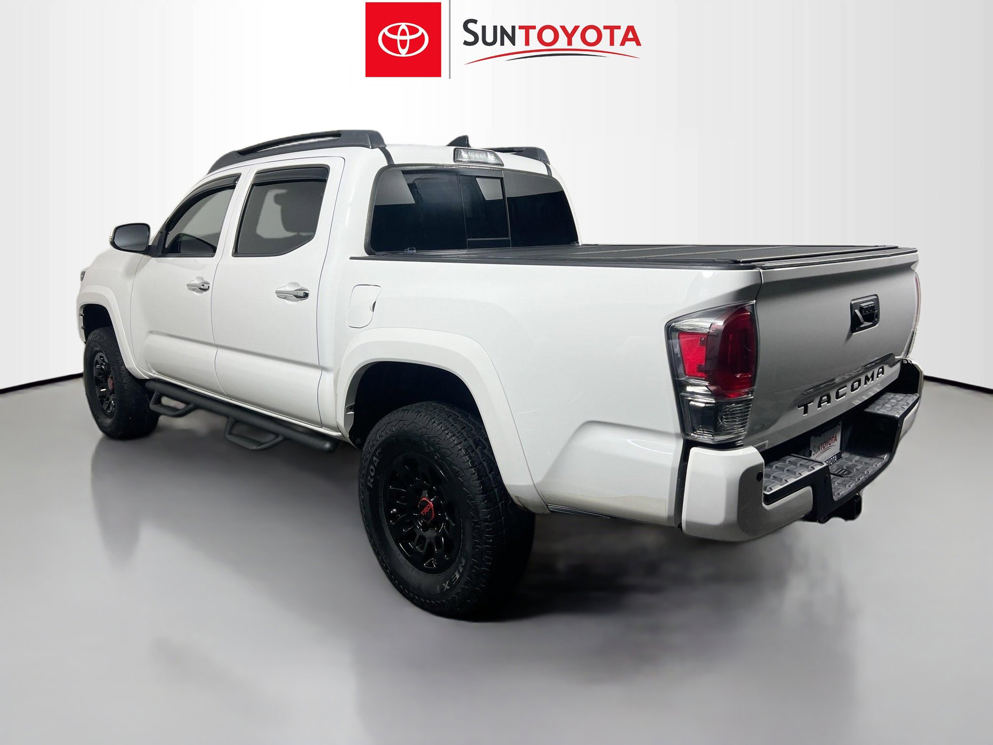 Used 2017 Toyota Tacoma Limited image 6